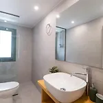 Irida Apartment *